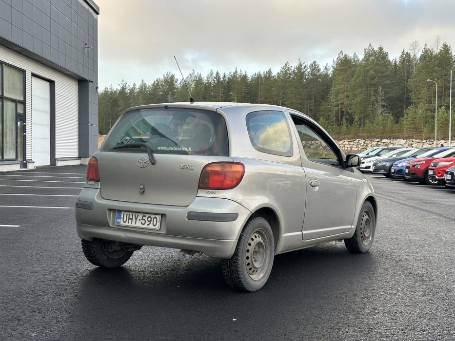 TOYOTA Yaris 2005