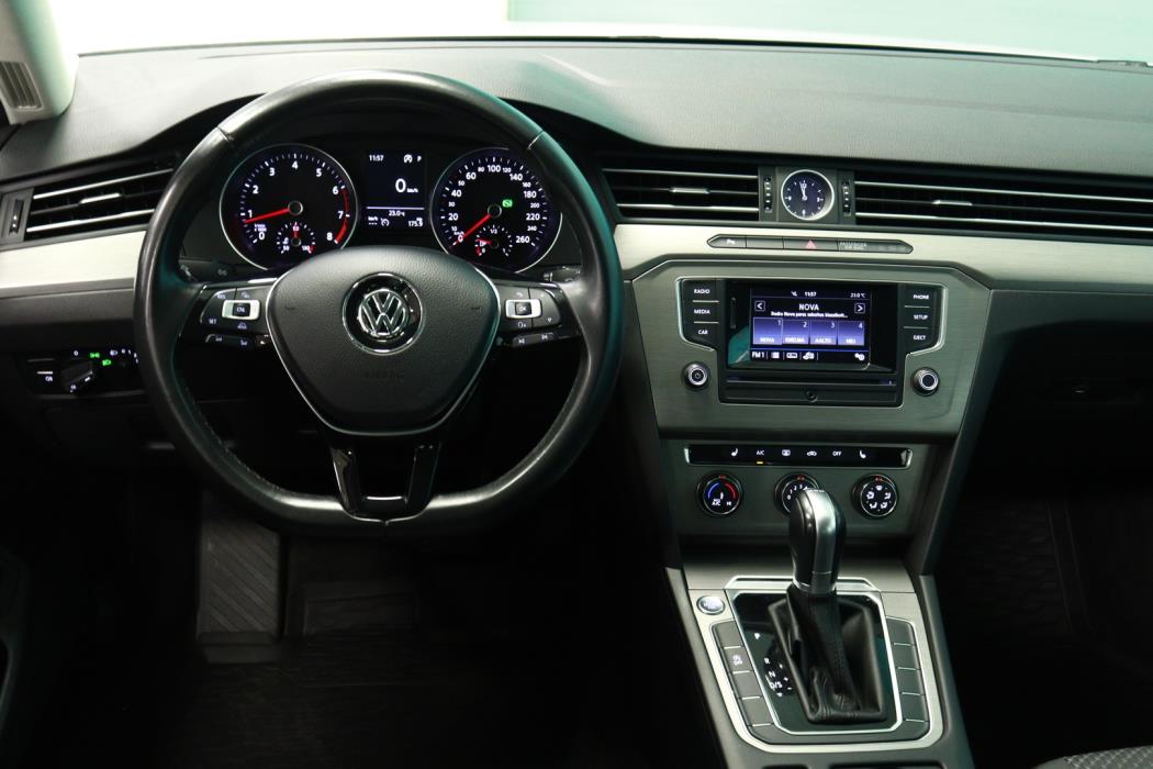 VOLKSWAGEN Passat 2017