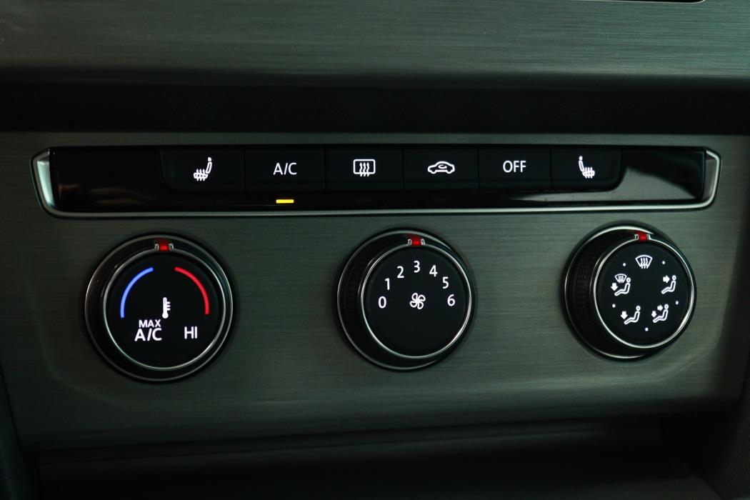 VOLKSWAGEN Passat 2017