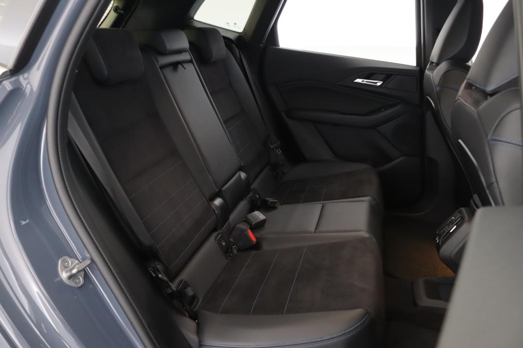 BMW 225 2024