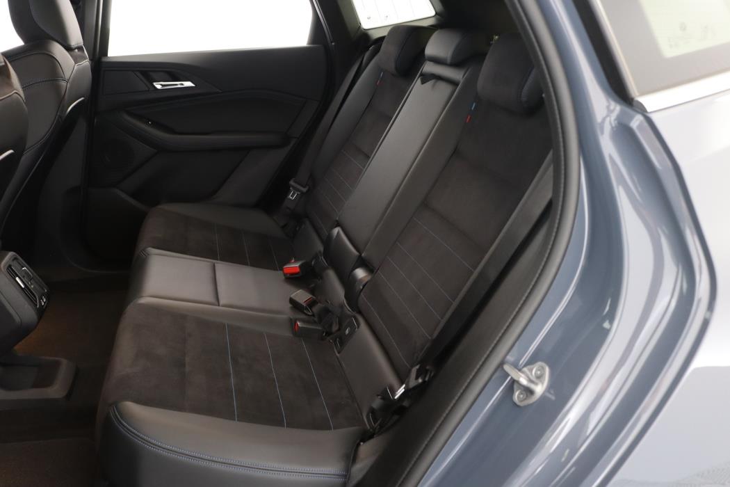 BMW 225 2024