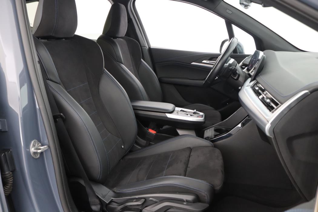 BMW 225 2024