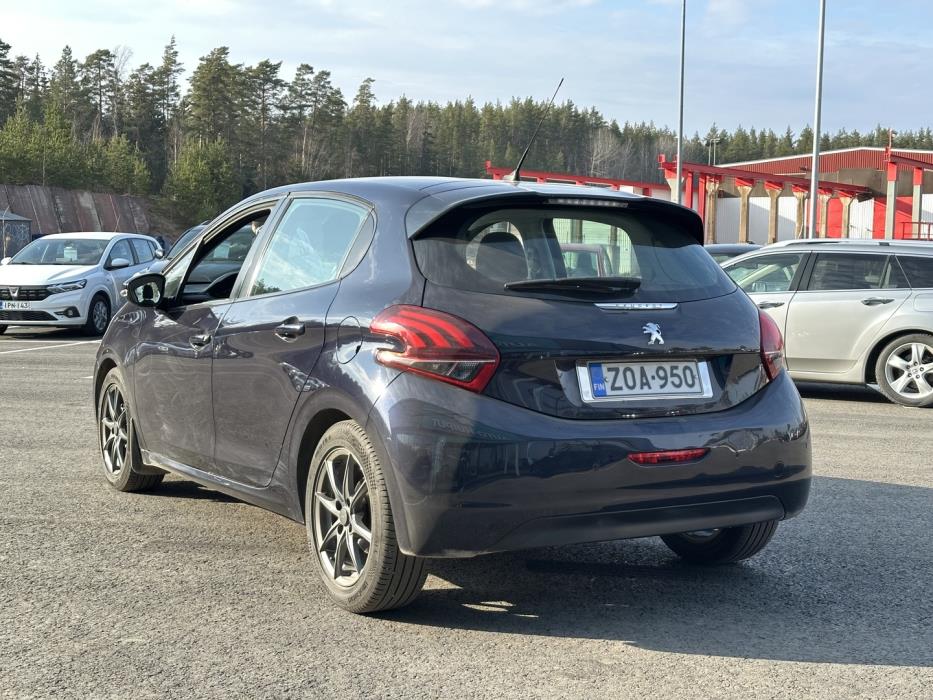 PEUGEOT 208 2017