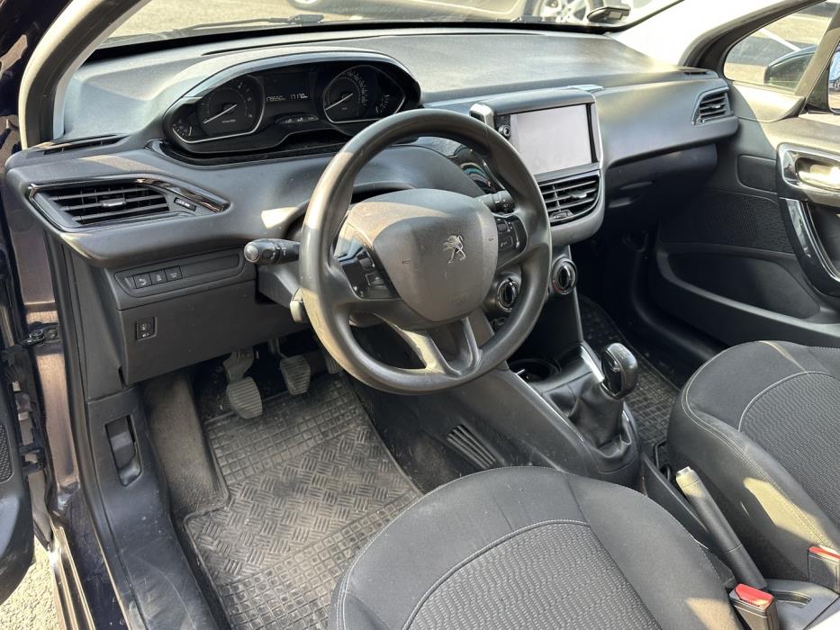 PEUGEOT 208 2017