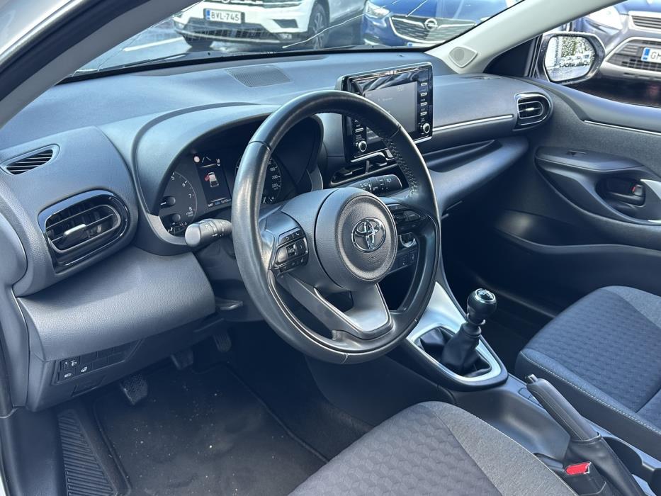 TOYOTA Yaris 2021