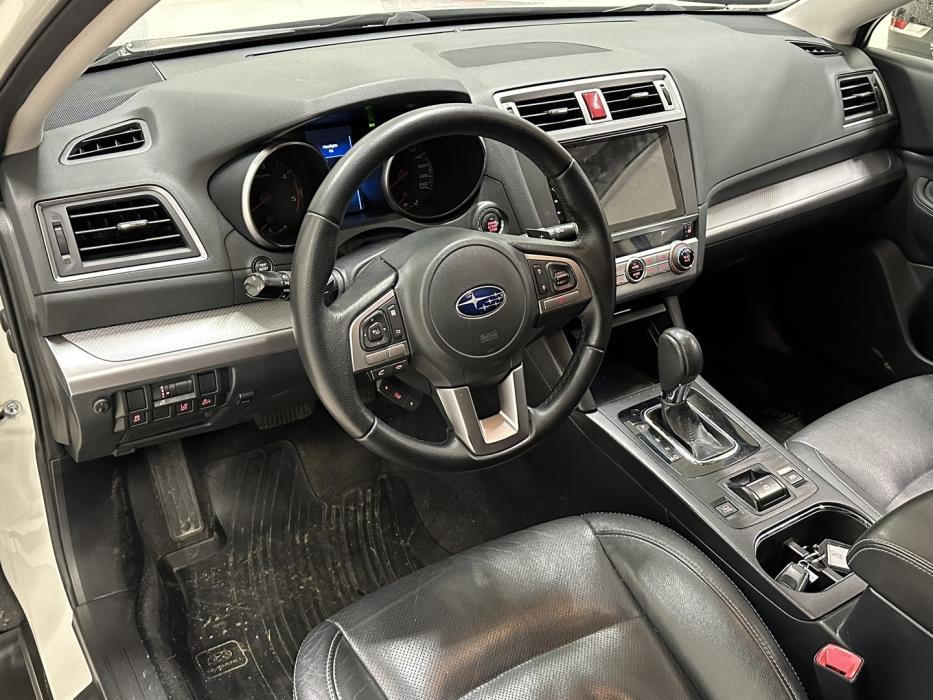 SUBARU OUTBACK 2016