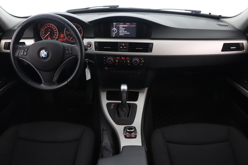 BMW 318 2011