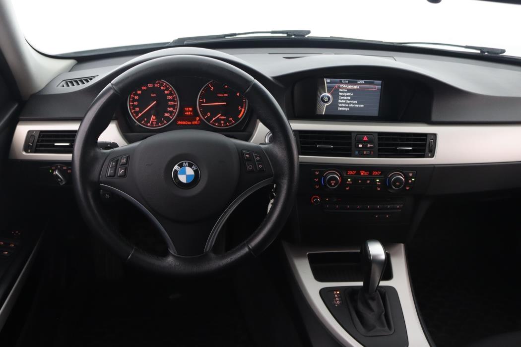 BMW 318 2011