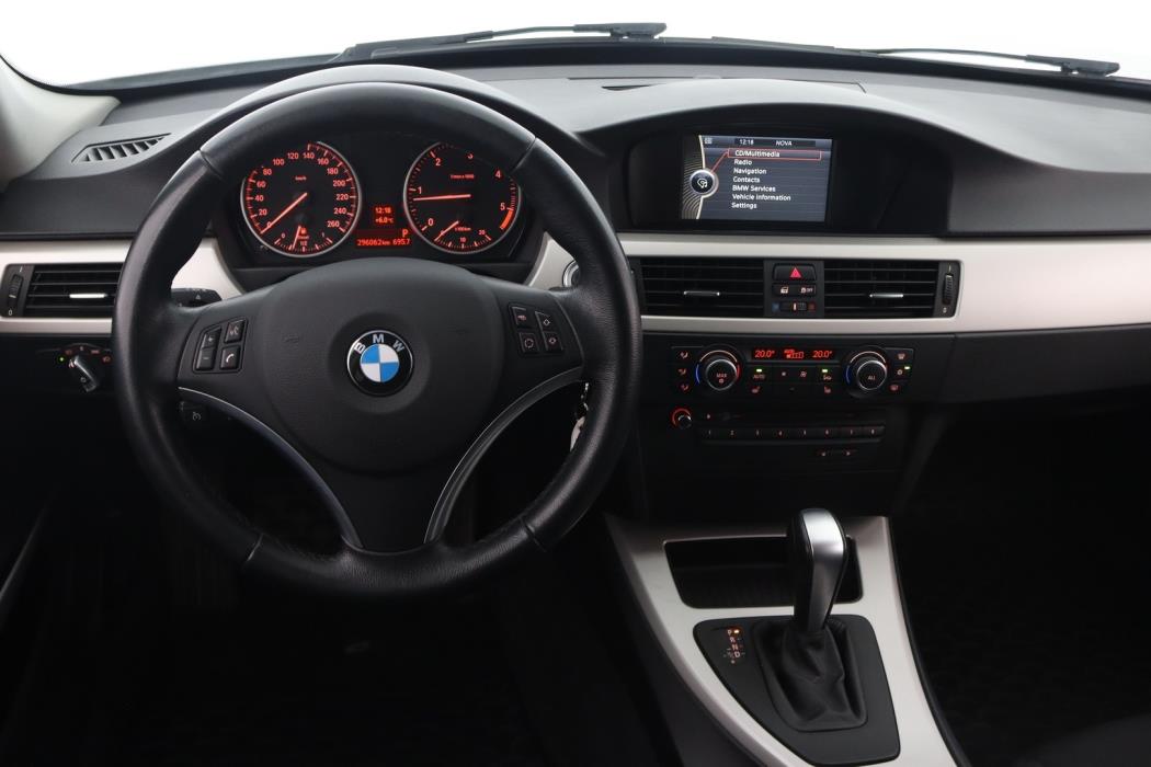 BMW 318 2011