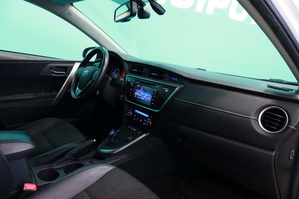 TOYOTA Auris 2014