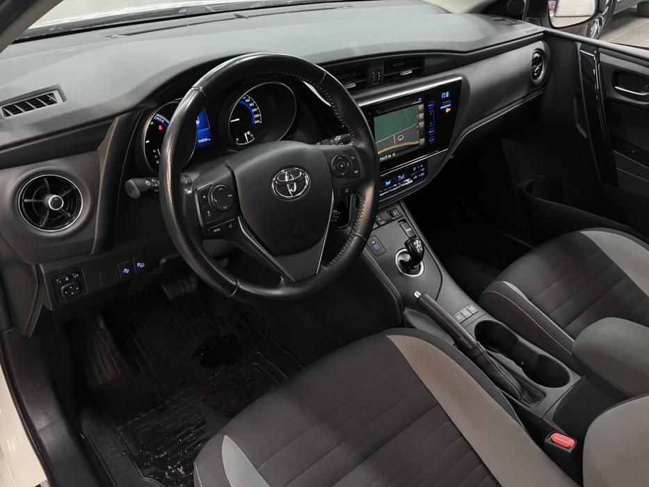 TOYOTA Auris 2017