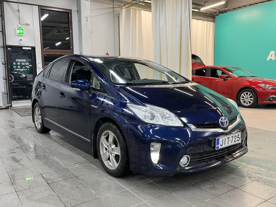 TOYOTA Prius 2012