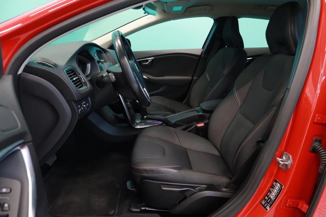 VOLVO V40 Cross Country 2016