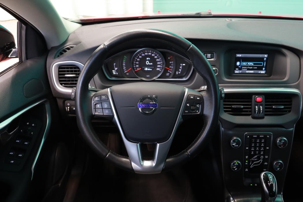 VOLVO V40 Cross Country 2016