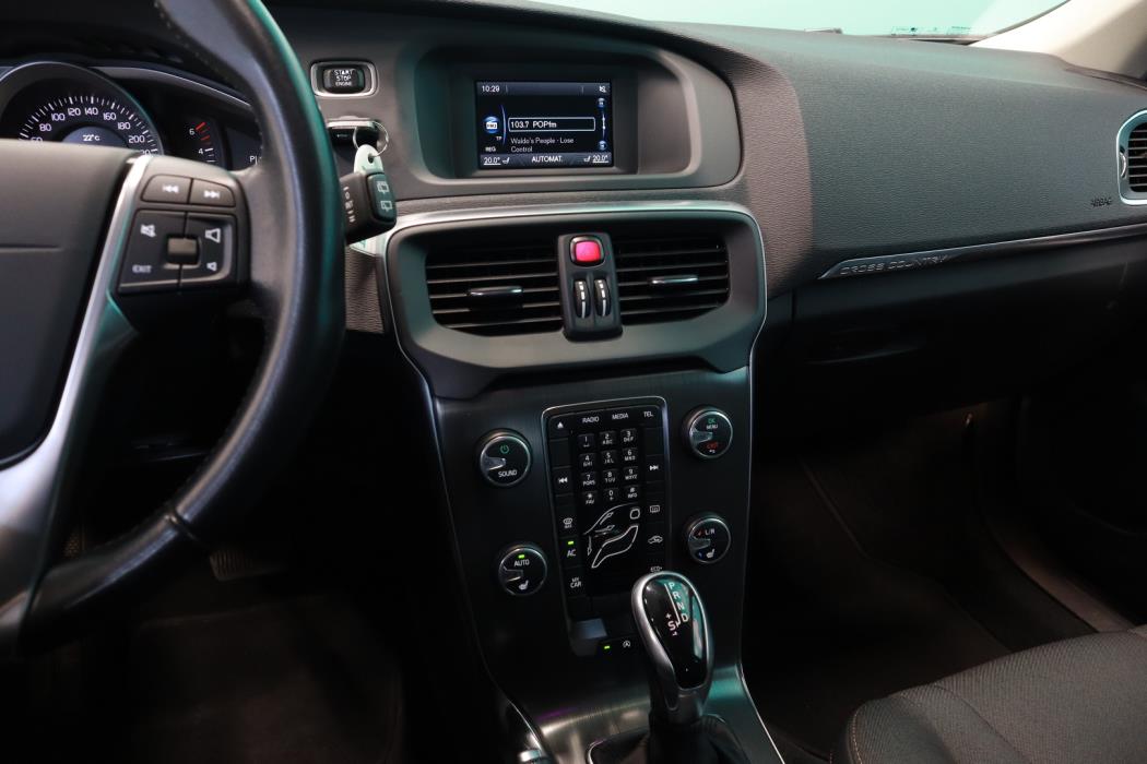 VOLVO V40 Cross Country 2016