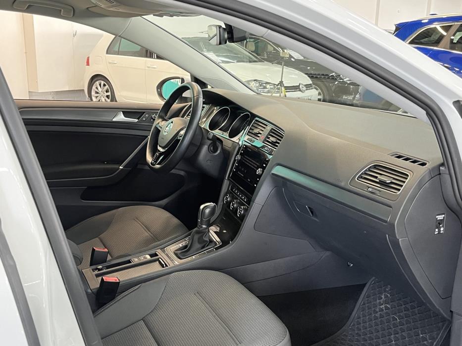 VOLKSWAGEN Golf 2019