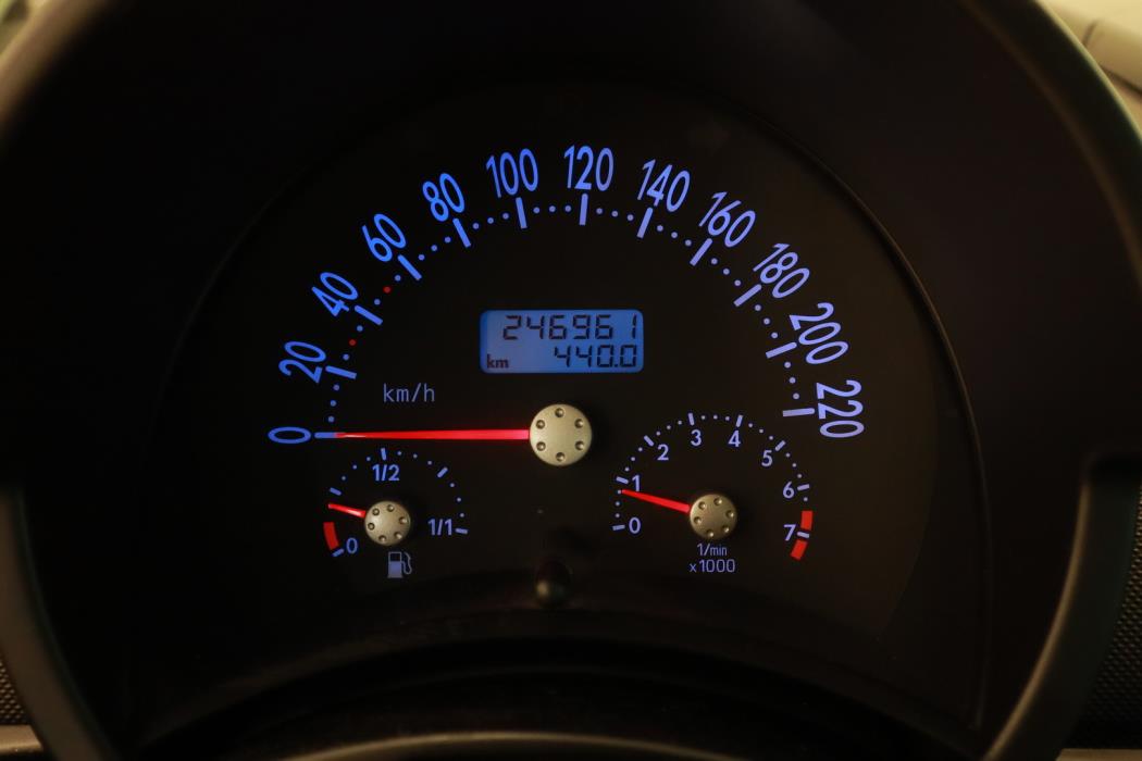 VOLKSWAGEN New Beetle 1999