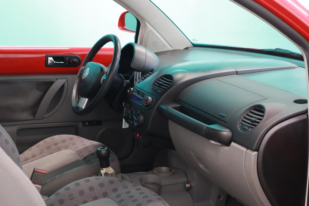 VOLKSWAGEN New Beetle 1999