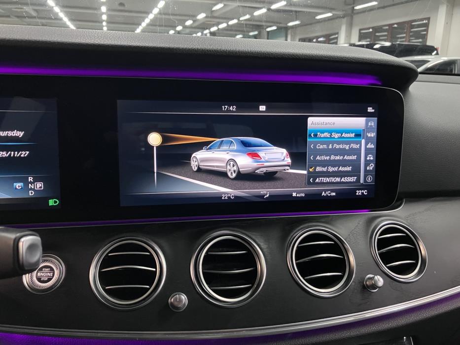 MERCEDES-BENZ E 2017