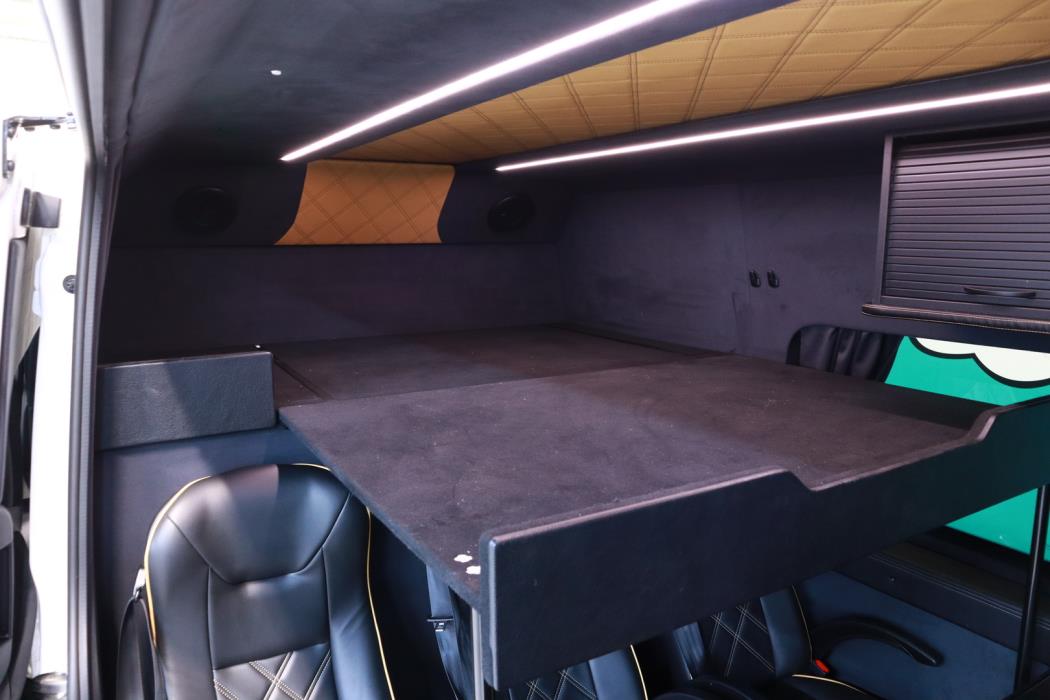 VOLKSWAGEN Crafter 2023