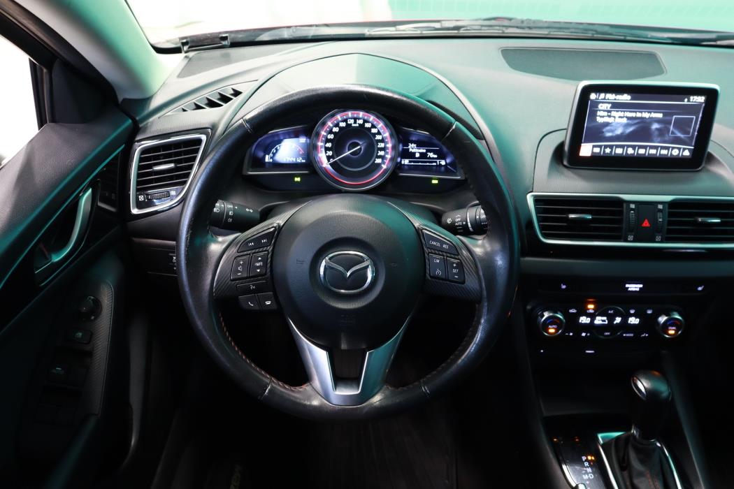 MAZDA 3 2015