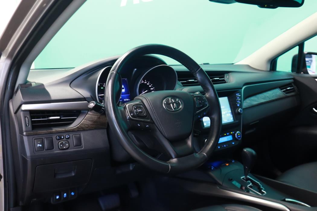 TOYOTA Avensis 2016