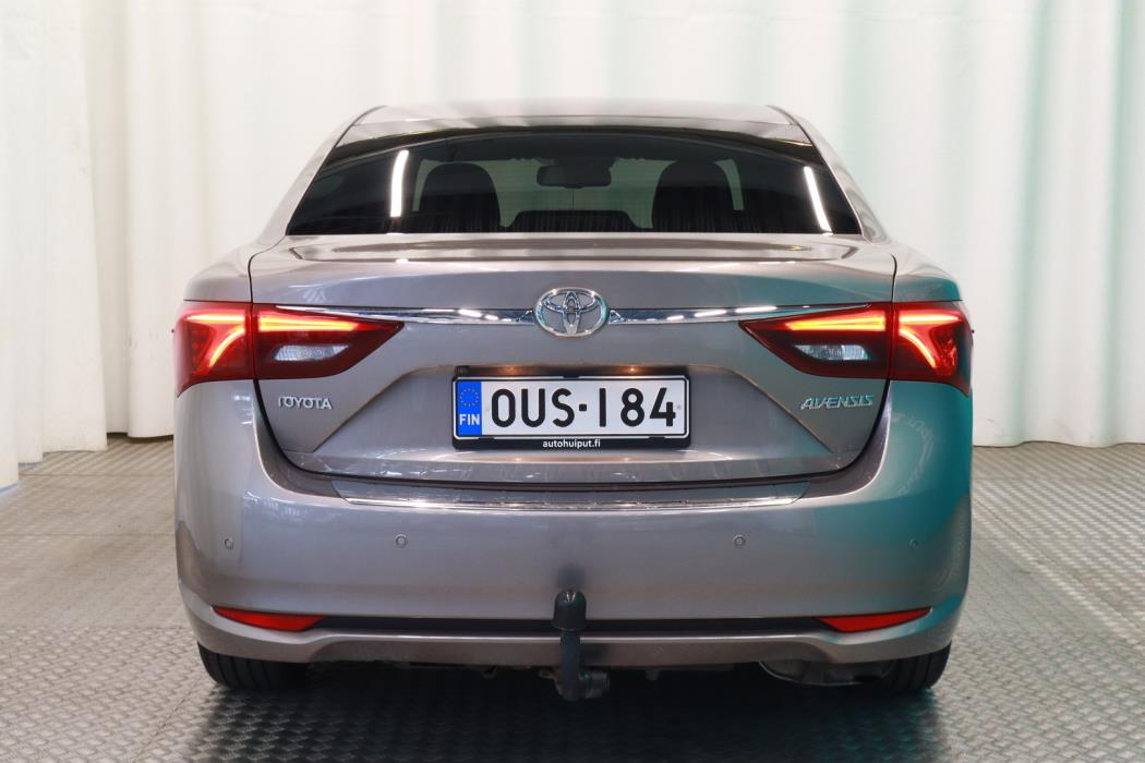 TOYOTA Avensis 2016