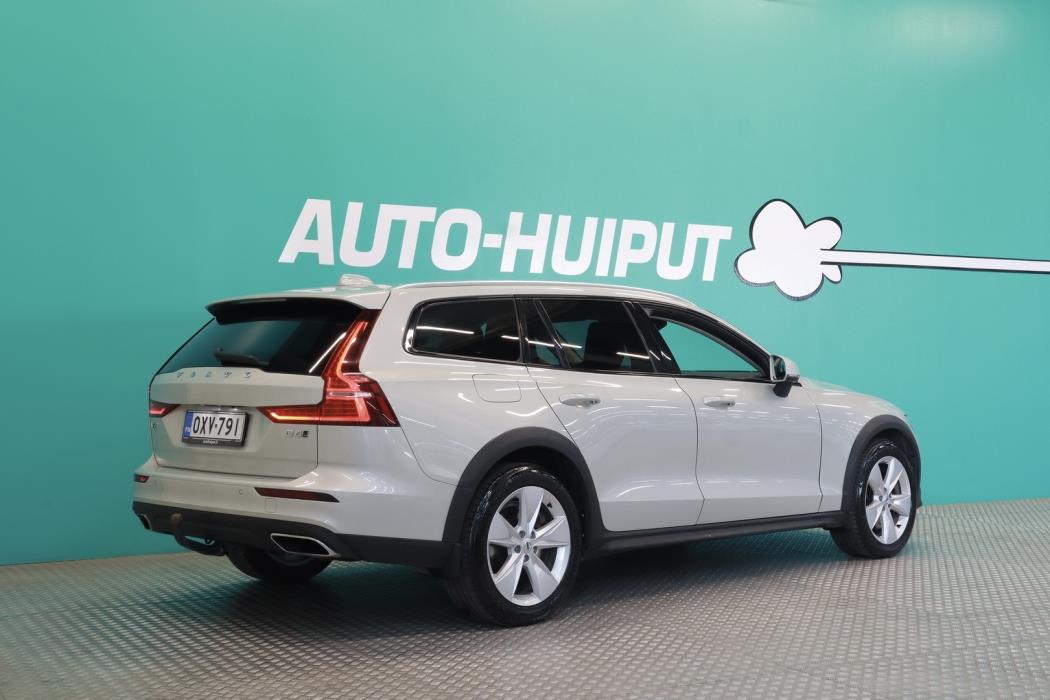 VOLVO V60 Cross Country 2019