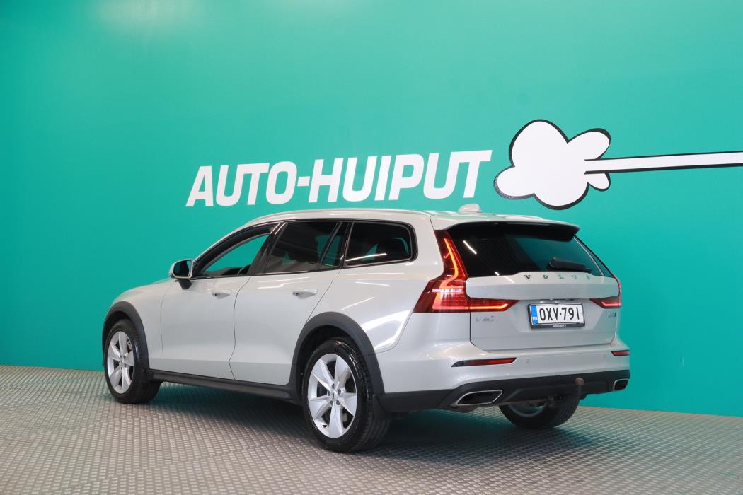 VOLVO V60 Cross Country 2019