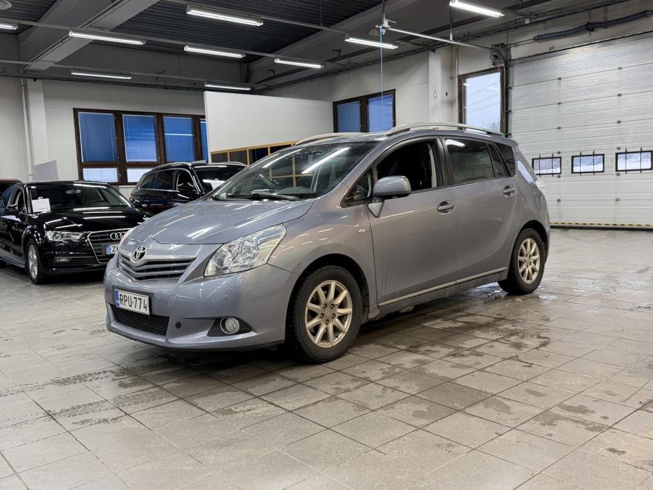 TOYOTA Verso 2012