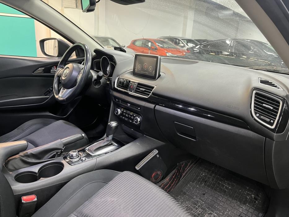 MAZDA 3 2015