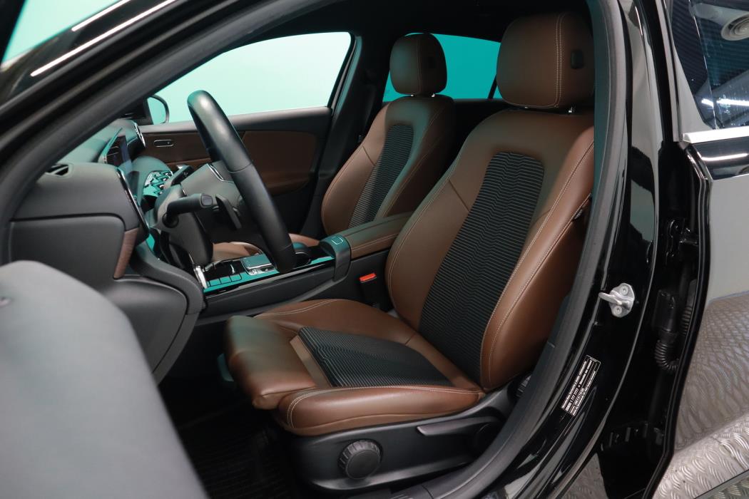 MERCEDES-BENZ A 2020