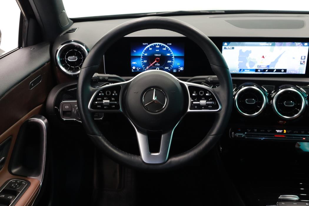 MERCEDES-BENZ A 2020