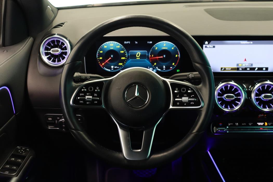 MERCEDES-BENZ GLA 2020