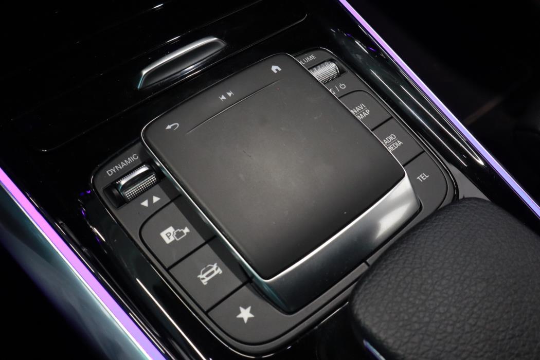 MERCEDES-BENZ GLA 2020