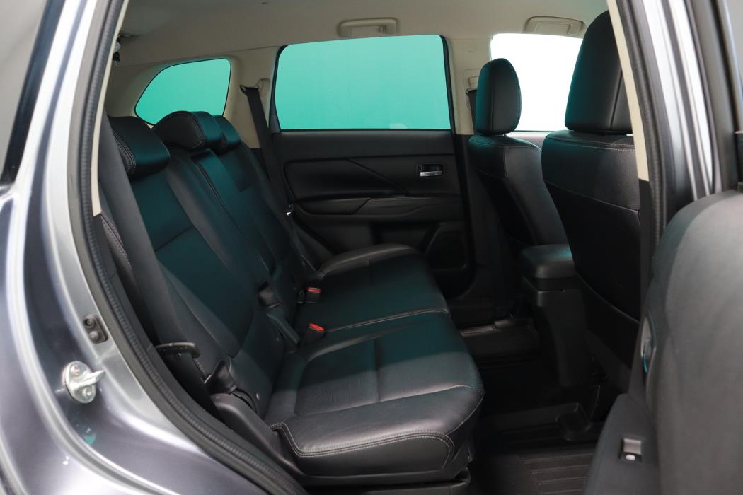 MITSUBISHI Outlander 2017