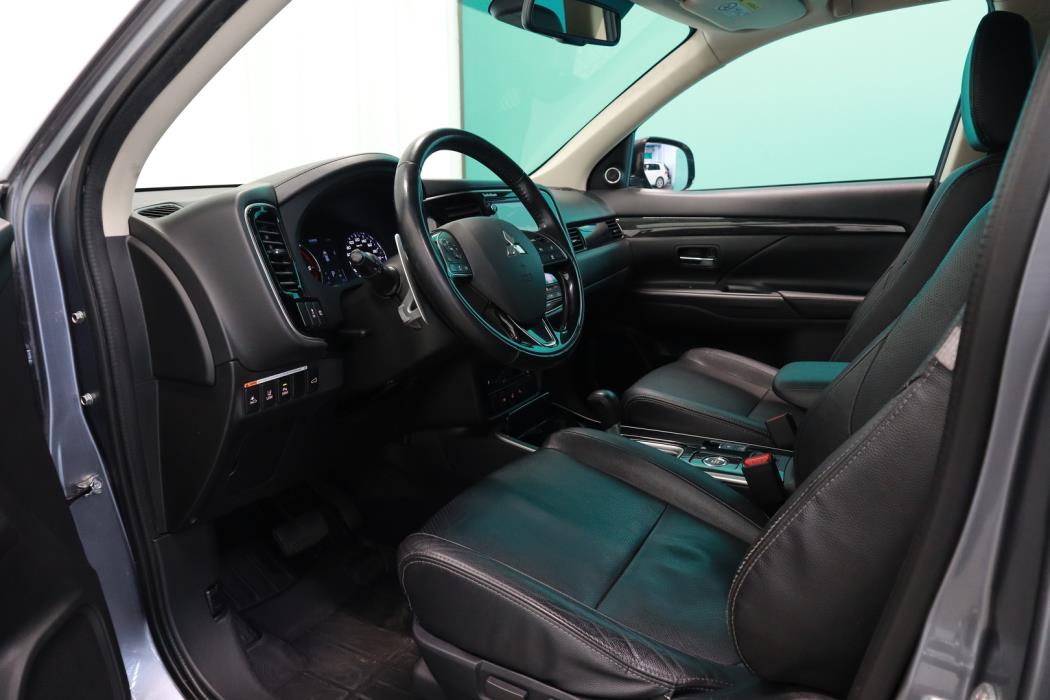 MITSUBISHI Outlander 2017