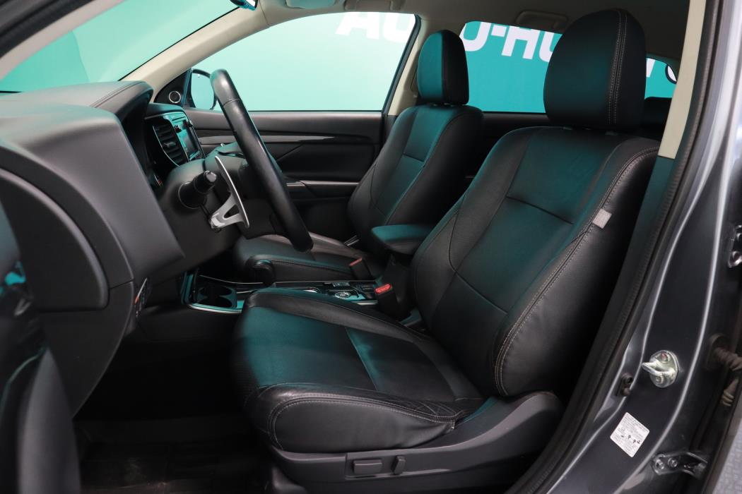 MITSUBISHI Outlander 2017