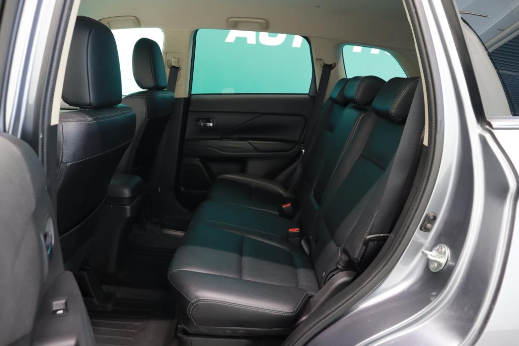 MITSUBISHI Outlander 2017