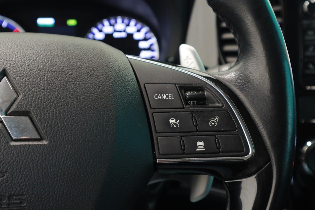 MITSUBISHI Outlander 2017
