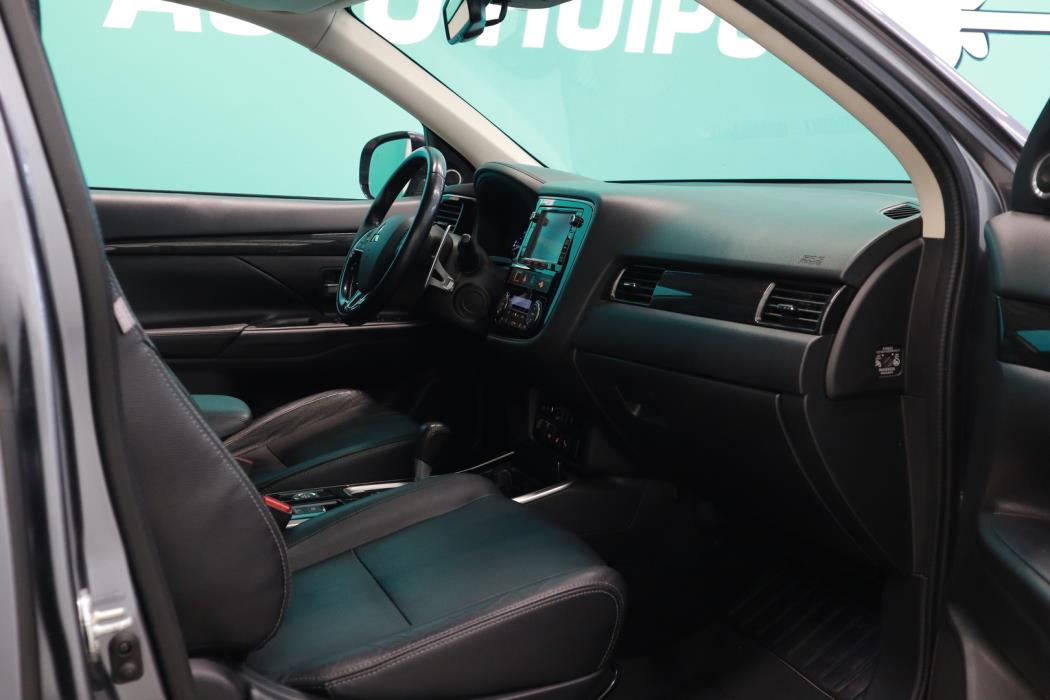MITSUBISHI Outlander 2017