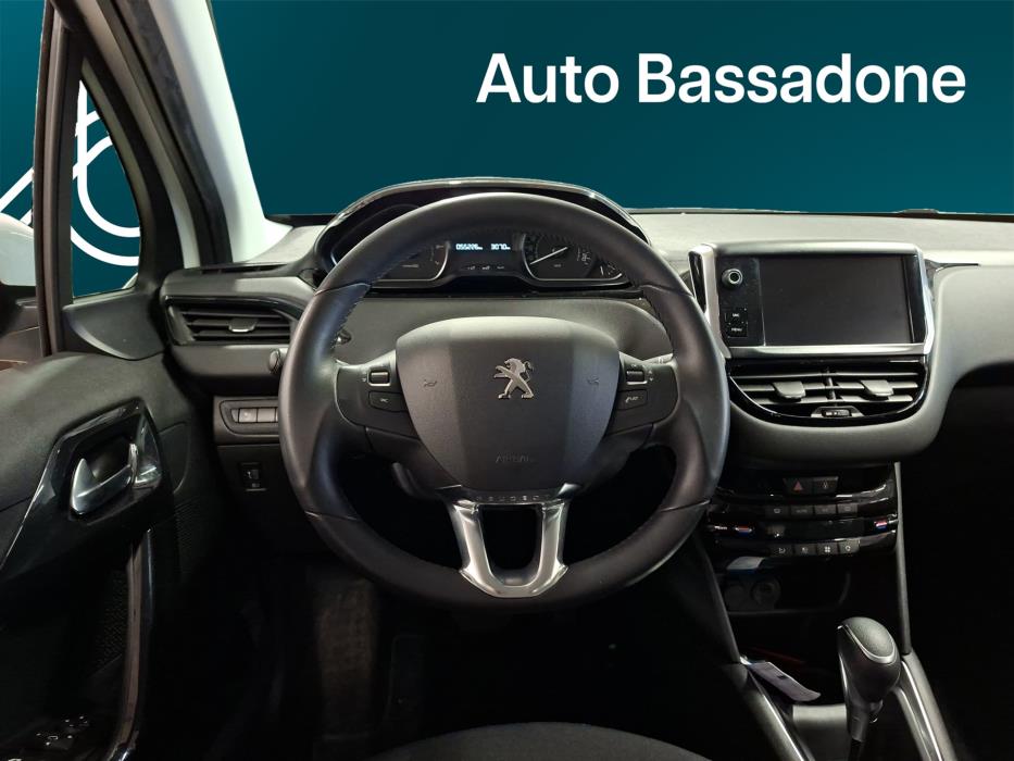 PEUGEOT 208 2019