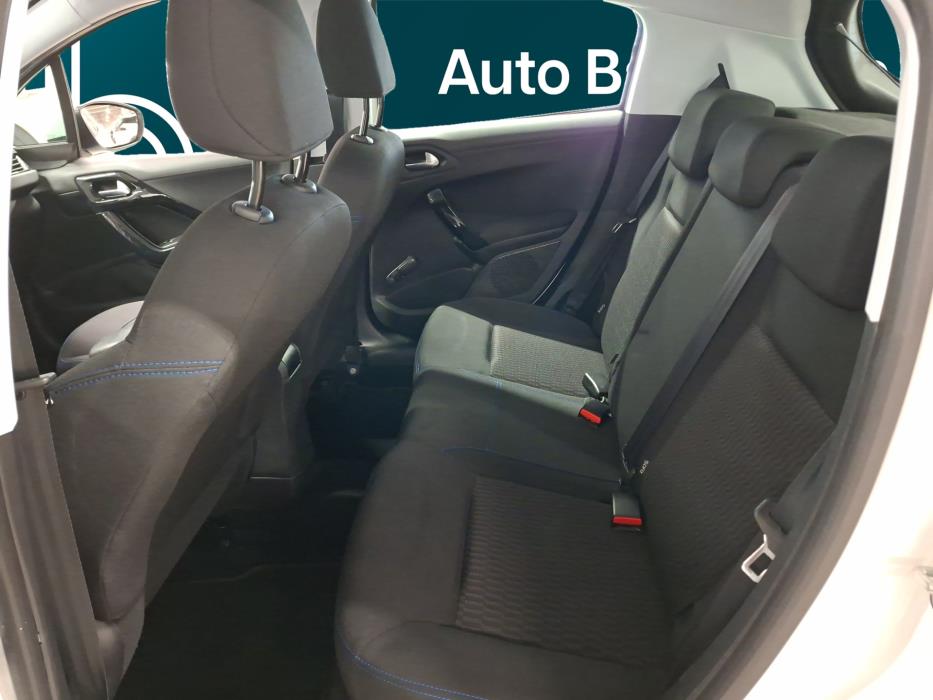PEUGEOT 208 2019