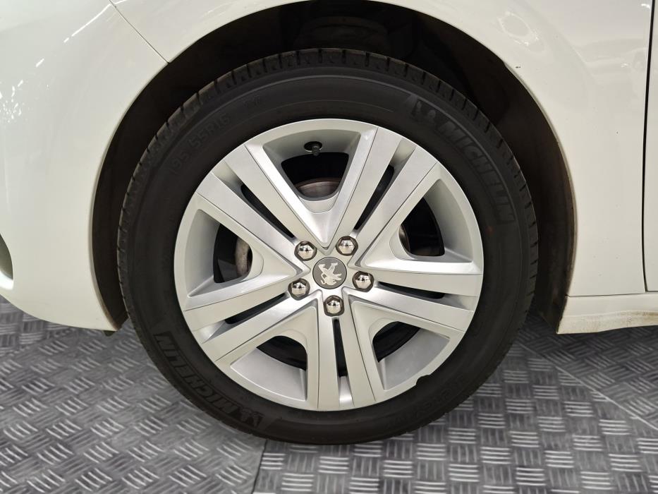 PEUGEOT 208 2019