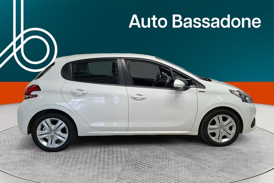 PEUGEOT 208 2019