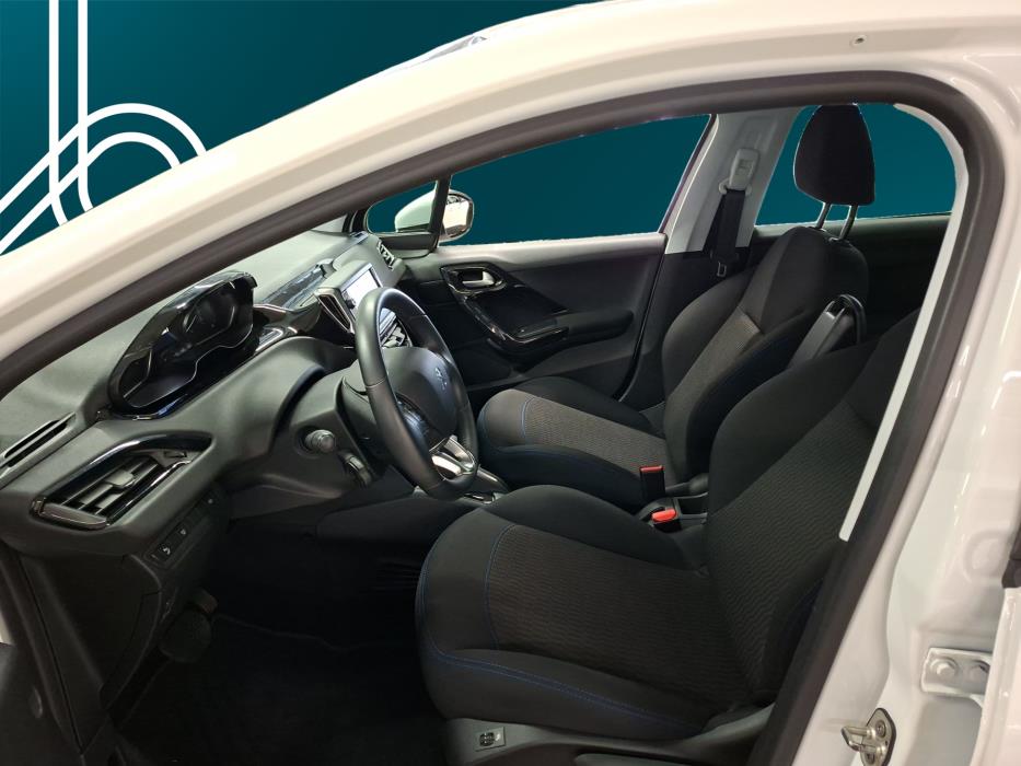 PEUGEOT 208 2019
