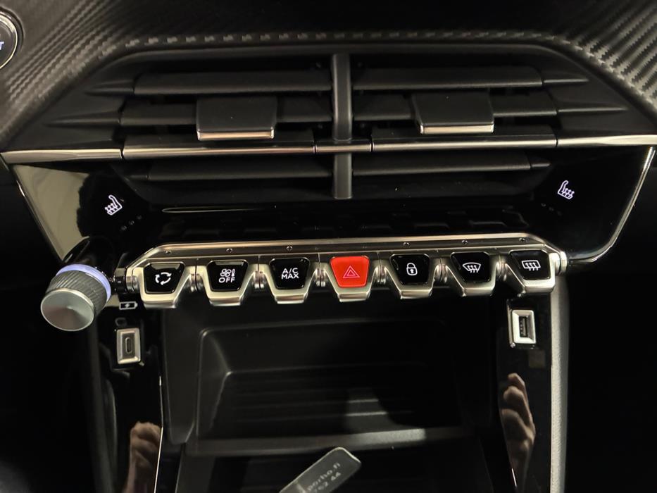 Peugeot e-2008 2023