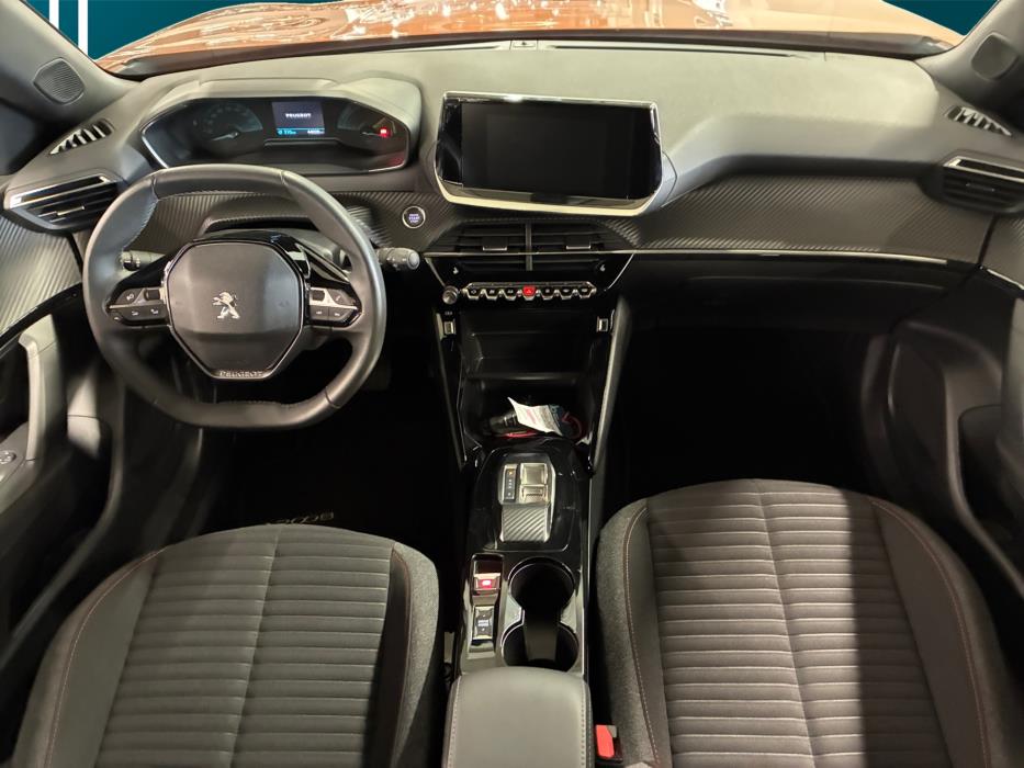 PEUGEOT e-2008 2023