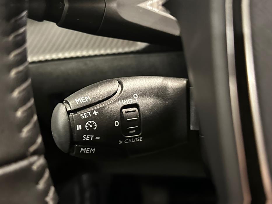 Peugeot e-2008 2023