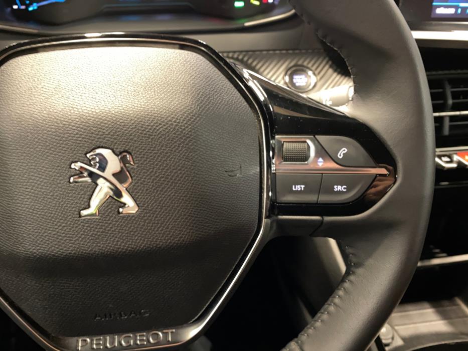 Peugeot e-2008 2023